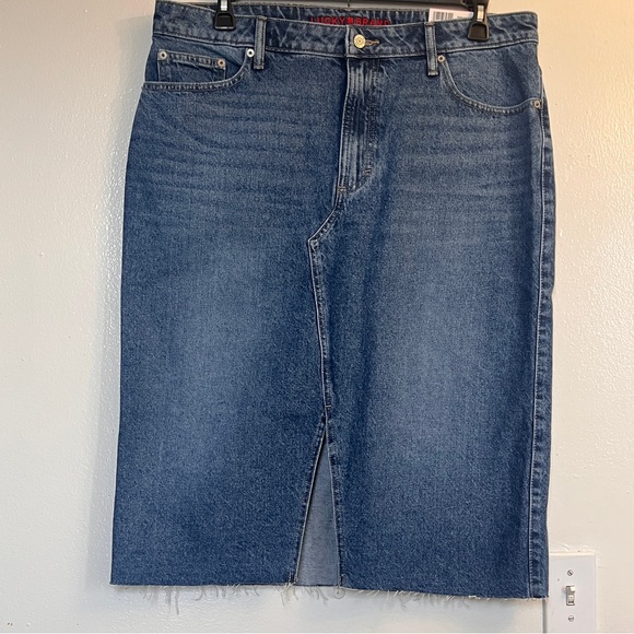 Lucky Brand Classic Blue Denim Jeans - Picture 2 of 11